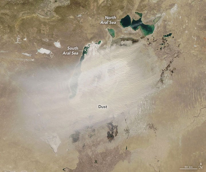 Winds carry dust and pollutants from the Aralkum Desert. Aqua satellite image of the Aral Sea and Aralkum Desert, March 2020. Image: NASA.