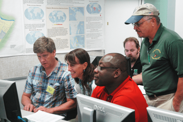iGETT participants learning GIS in the lab. Source: NASA.