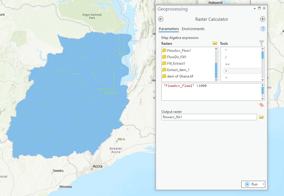 Screenshot showing ArcGIS pro with the extend of a blue colored watershed on top of a basemap.